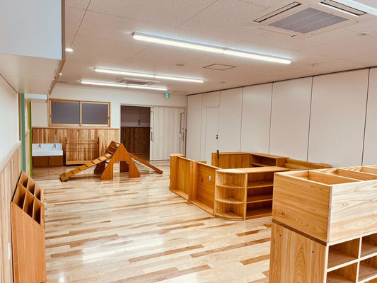 社会福祉法人あおい会 かなで様 子ども家具専門店なかよしライブラリーの保育園家具・木製室内遊具納品