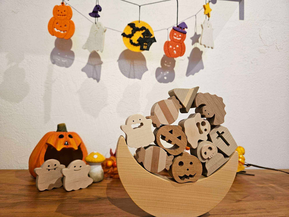 なかよしライブラリーの木のおもちゃ ハロウィン限定ゆらゆらお月様