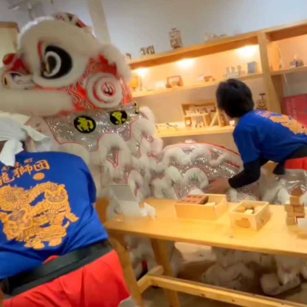 なかよしライブラリー神戸店 春節祭の獅子舞