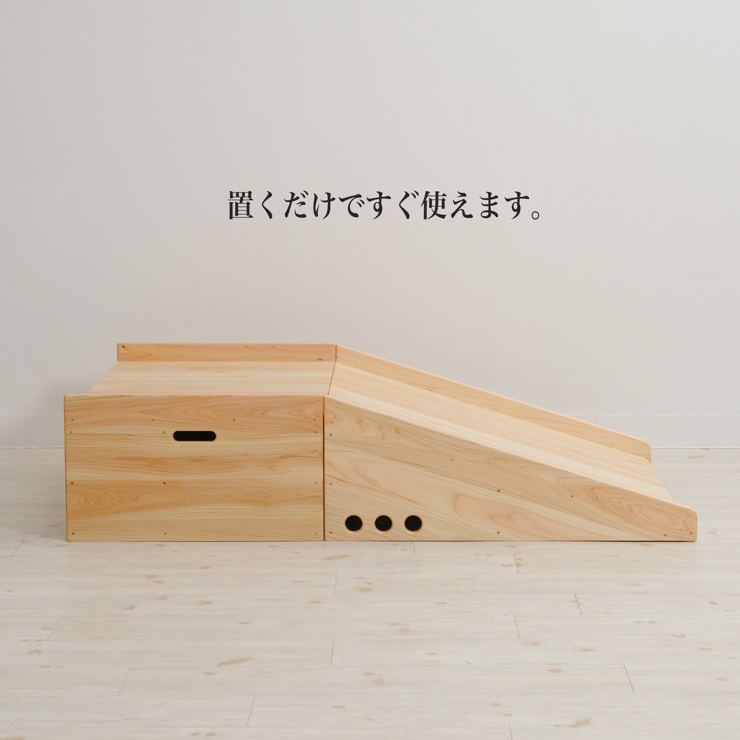 Baby climbing platform for kindergartens and nurseries