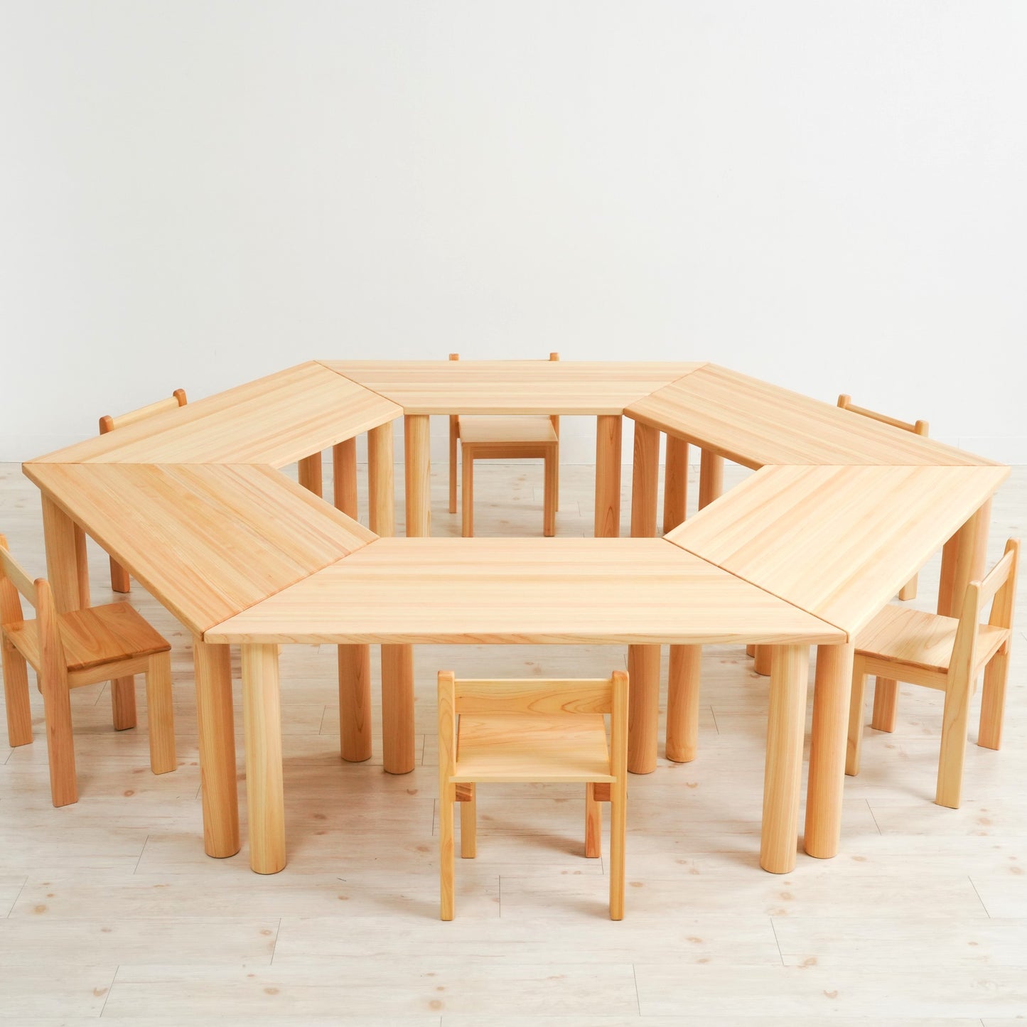 台形型テーブル