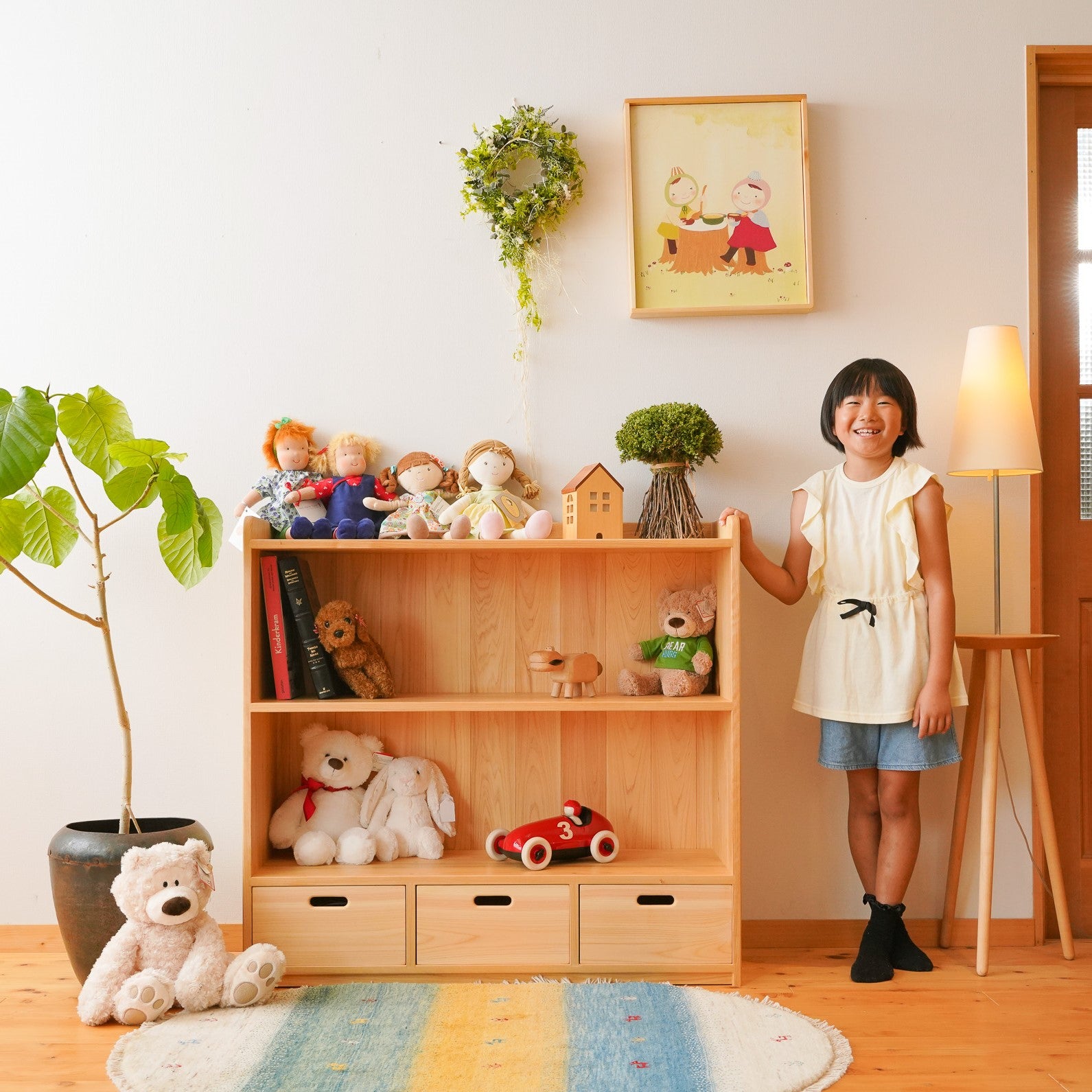 絵本やおもちゃを一緒に収納できる棚。絵本とおもちゃの棚１００cm 