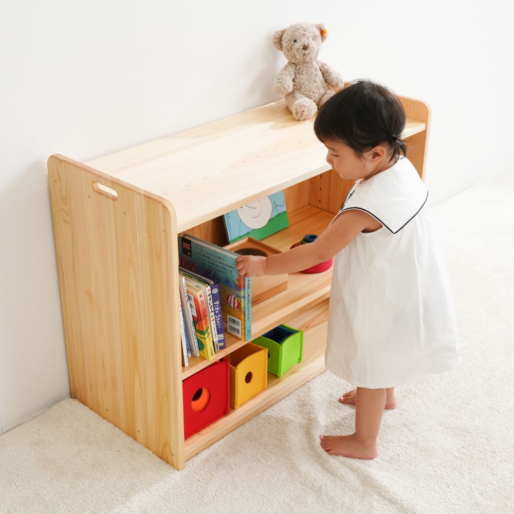 Toy shelf with handles