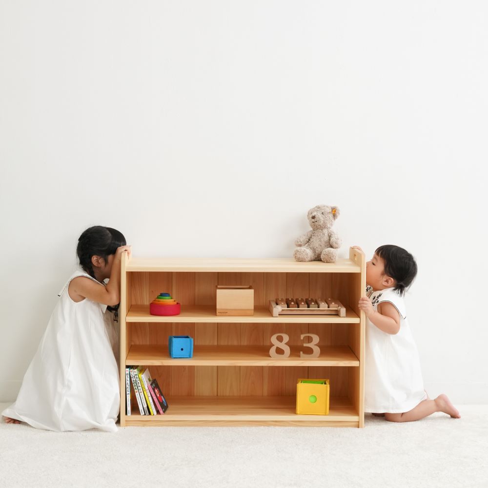Toy shelf with handles