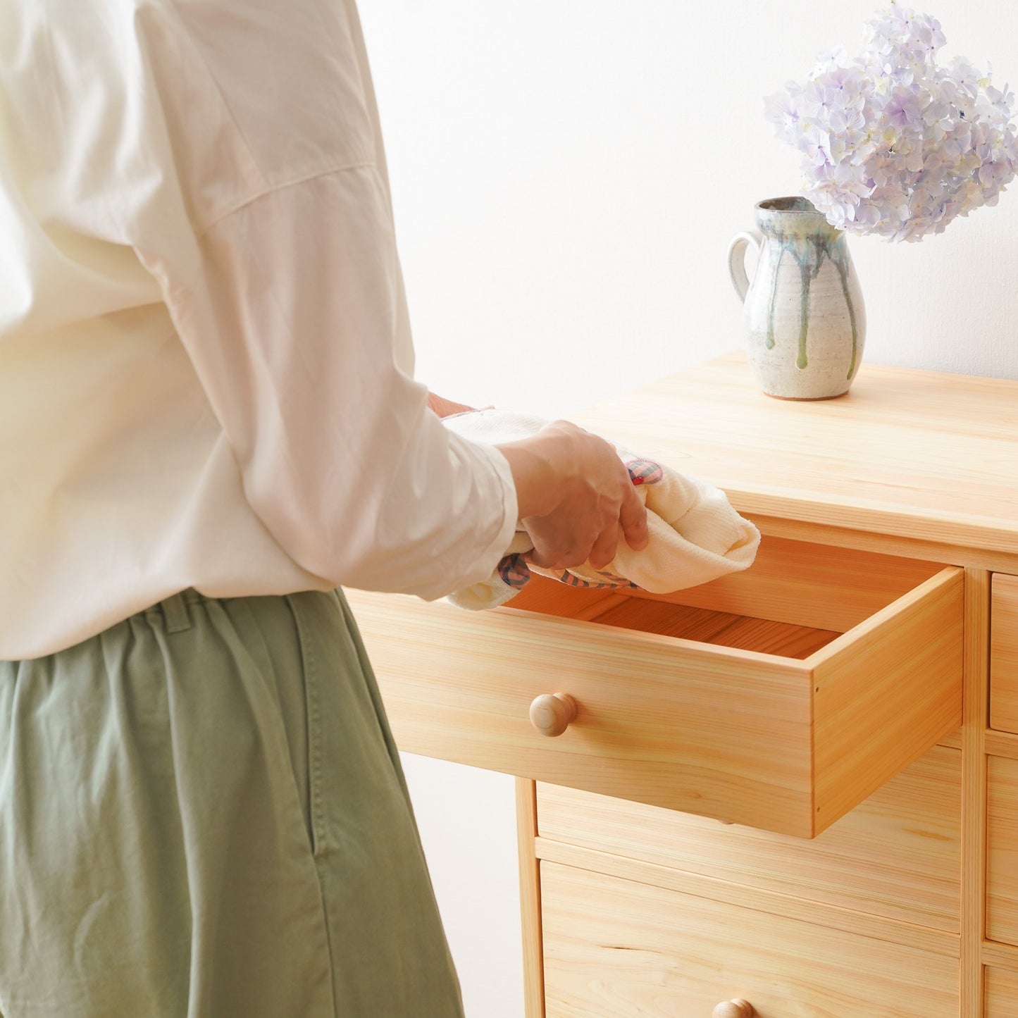 Hinoki chest