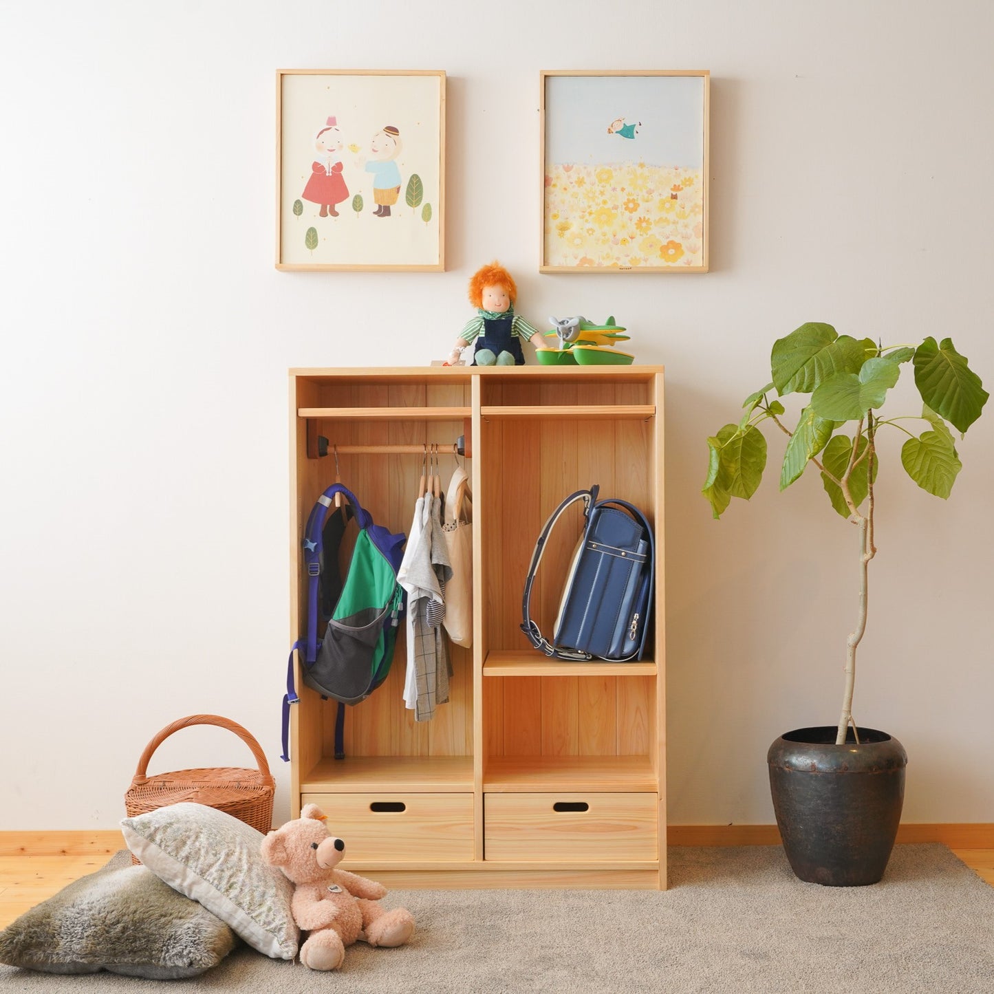 Clothes and backpack storage shelf