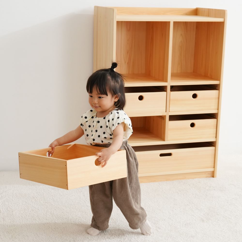 Bag and clothing storage shelves