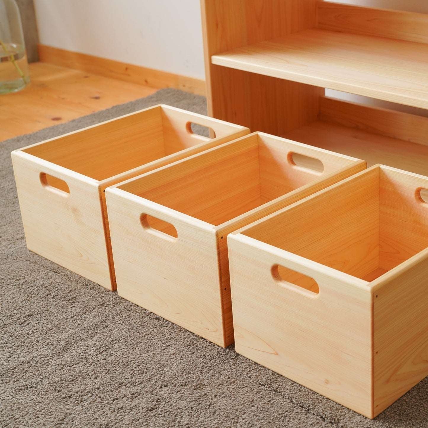 可動式の棚 おもちゃ箱3個付き