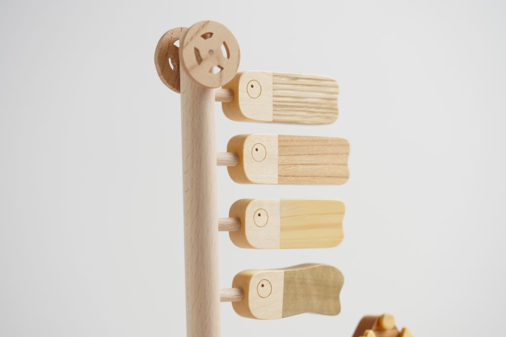 Wooden carp streamer