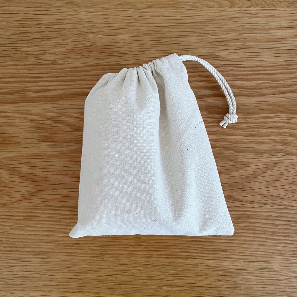 メンテナンスオイルキット 付属の巾着袋に収納可能