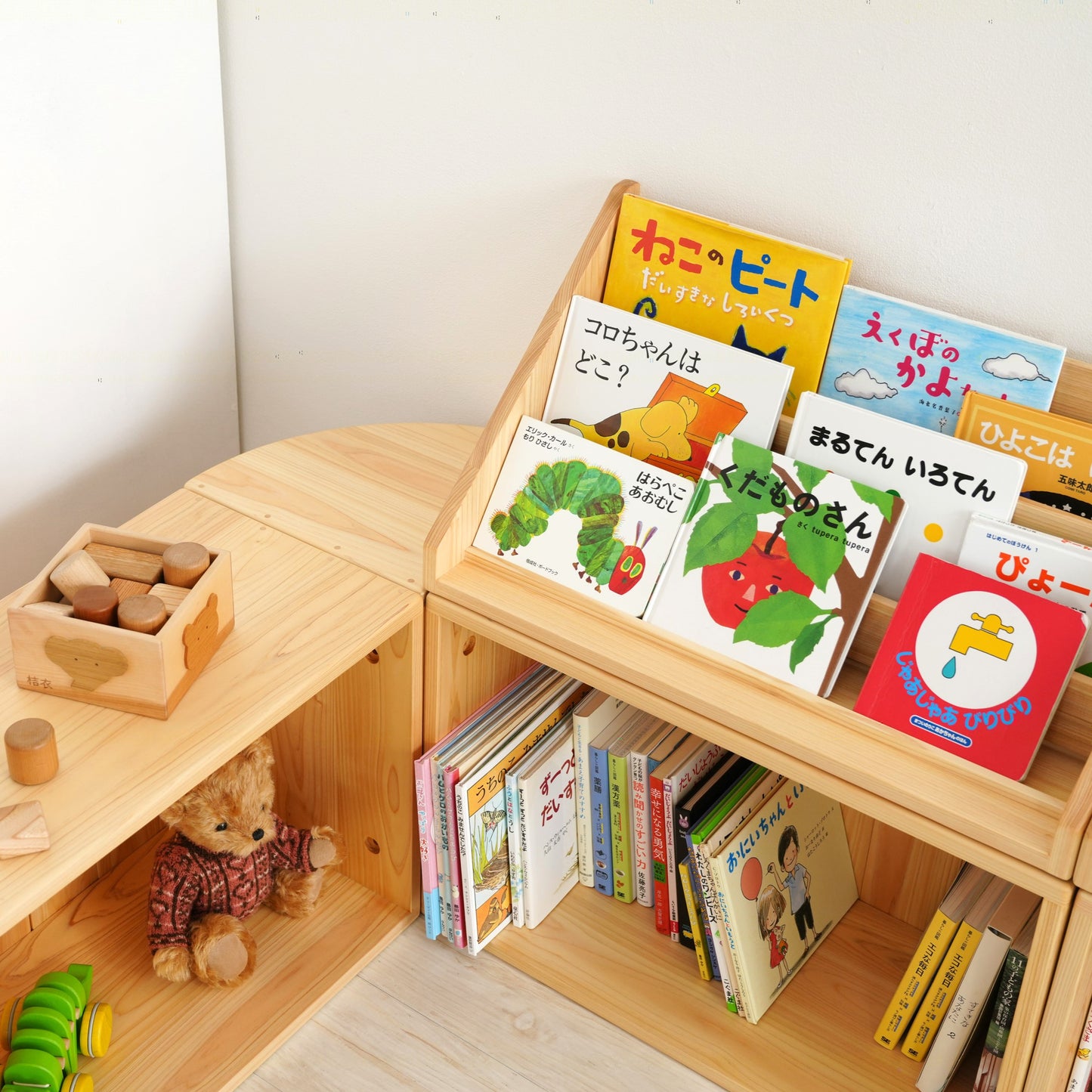 Morimori Toys and Picture Book Shelf Series