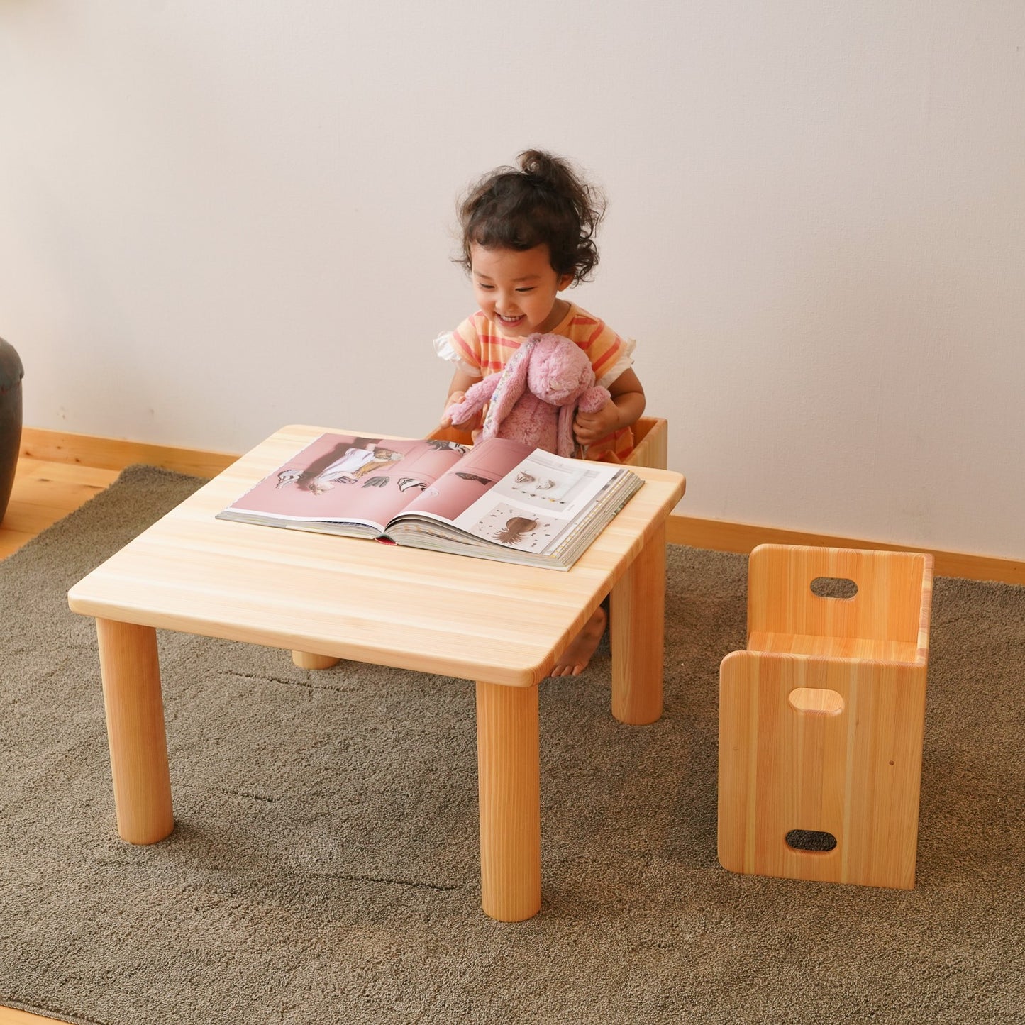 Square corner table