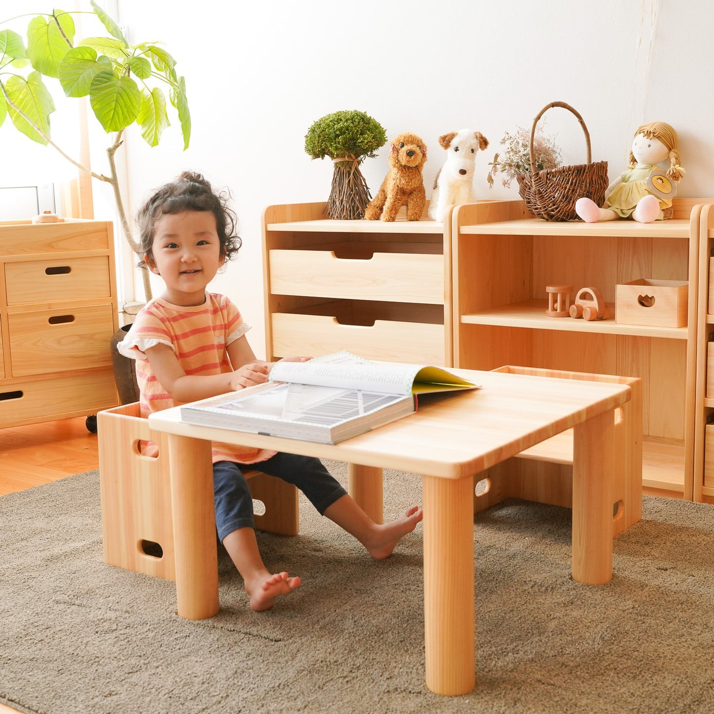 Square corner table