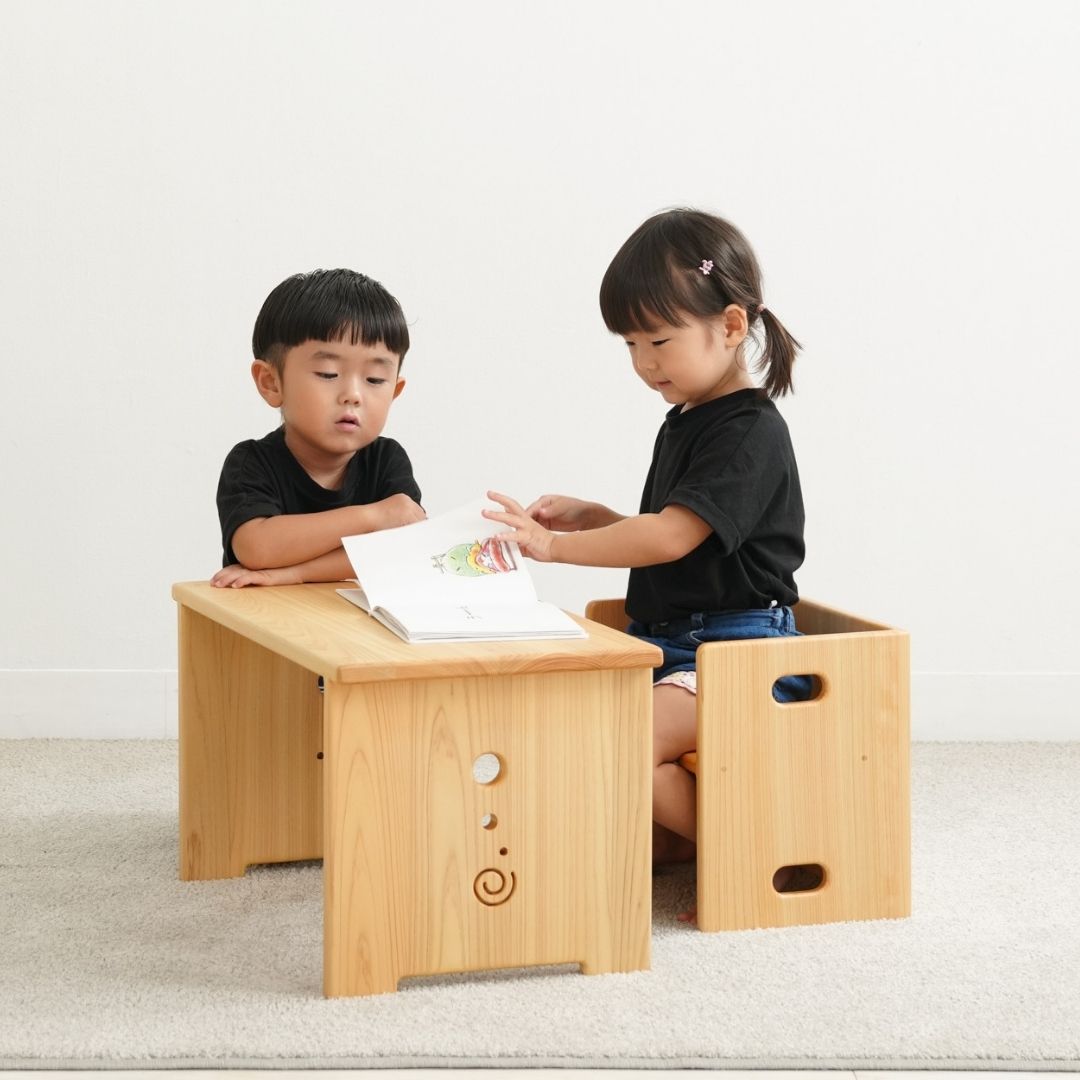 Flower table and changeable chair set