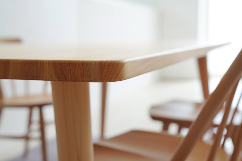Rounded rectangular dining table