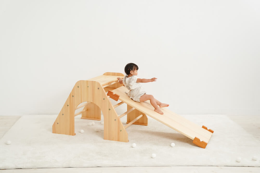 Wooden indoor playground equipment: climbing platform + slide