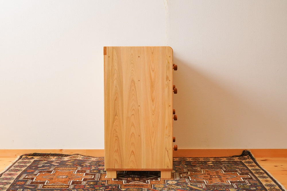 A chest that can hold a lot of clothes