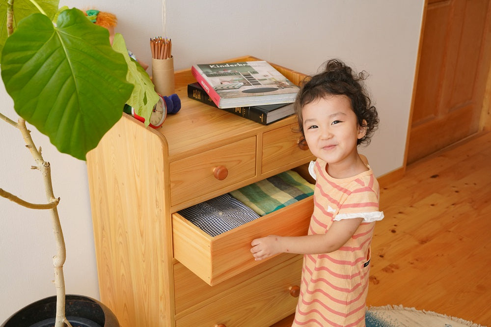 A chest that can hold a lot of clothes