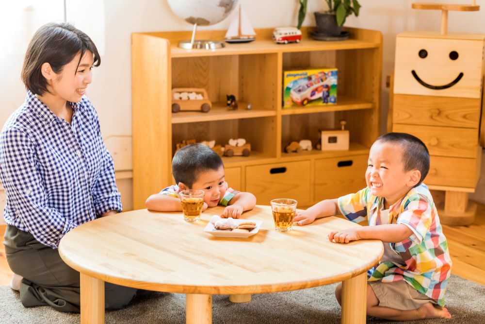 Cypress round table