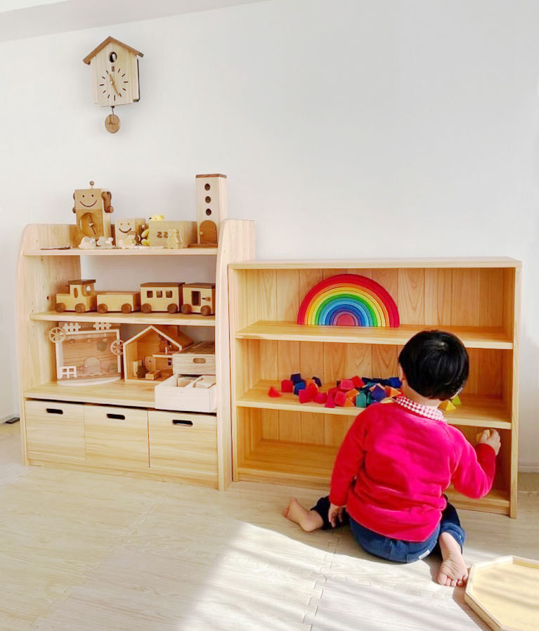 Movable shelf with 3 toy boxes