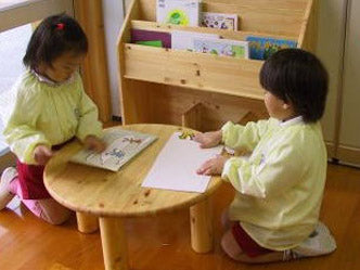 Picture book stand