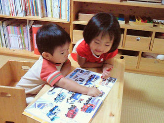 Picture book stand