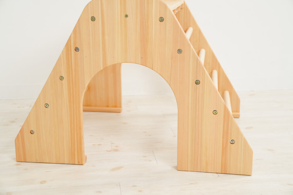 Wooden indoor playground equipment: climbing platform + slide