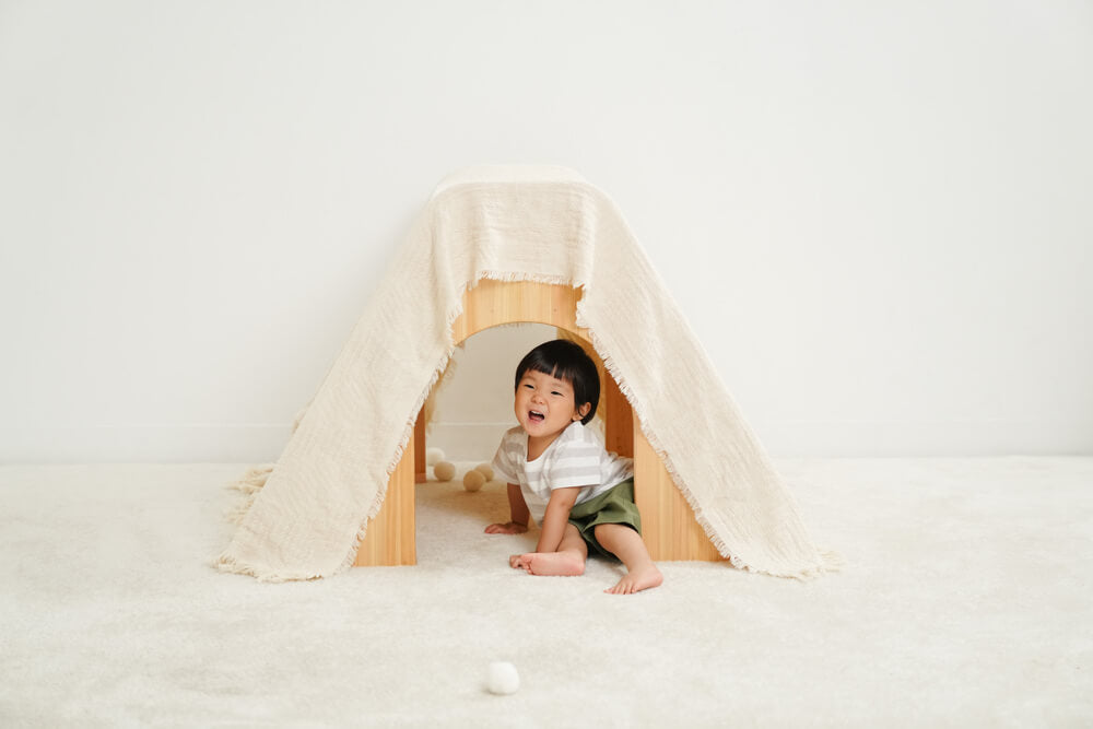 Wooden indoor playground equipment: climbing platform + slide