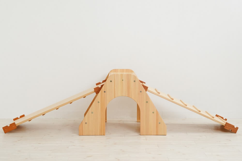 Wooden indoor playground equipment: climbing platform + slide