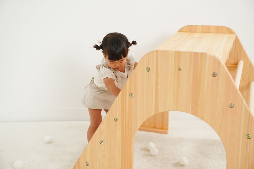 Wooden indoor playground equipment: climbing platform + slide