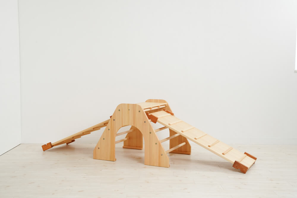 Wooden indoor playground equipment: climbing platform + slide