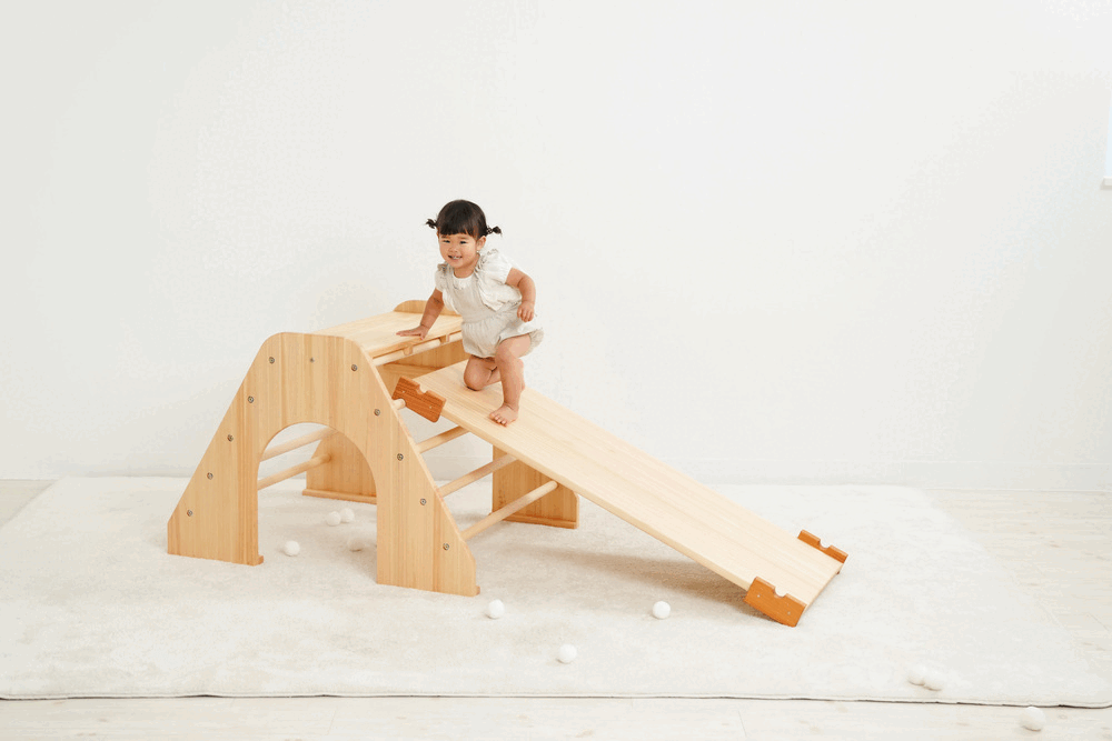 Wooden indoor playground equipment: climbing platform + slide