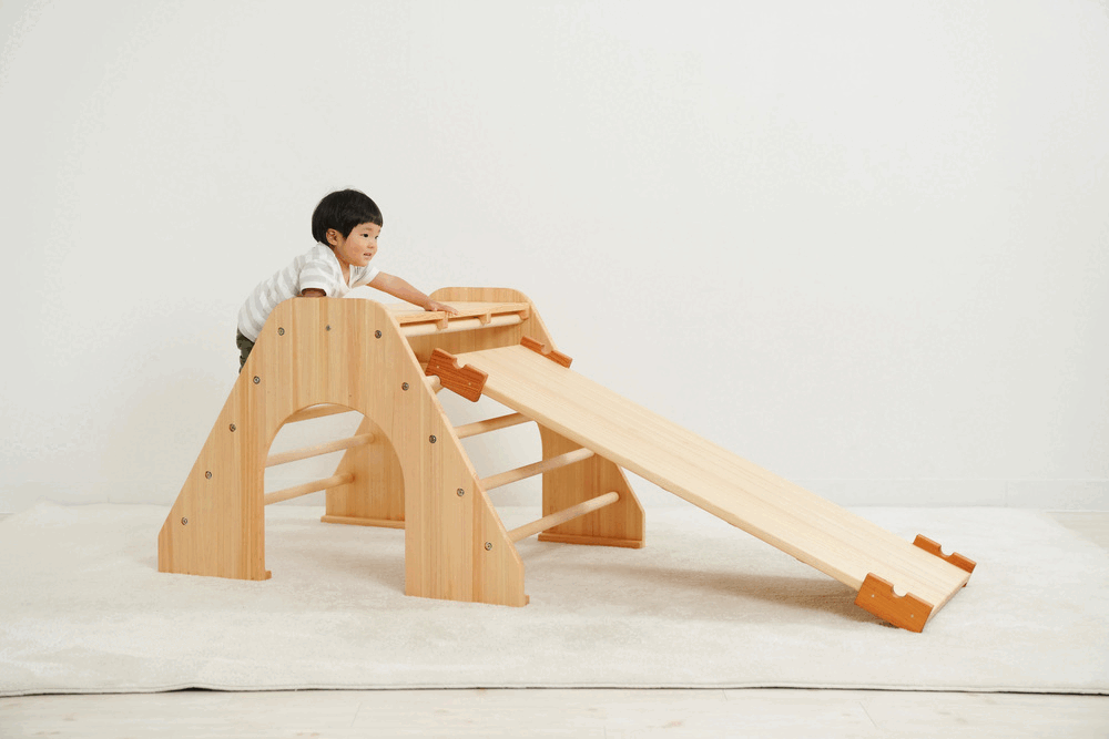 Wooden indoor playground equipment: climbing platform + slide