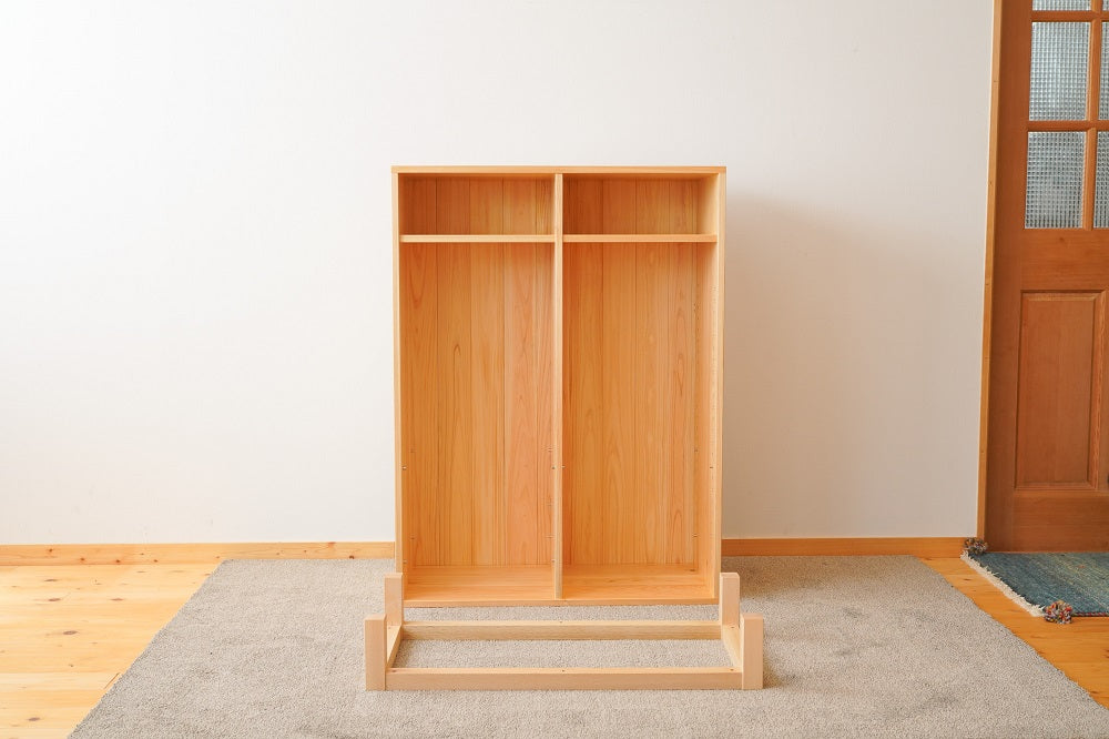 Clothes and backpack storage shelf