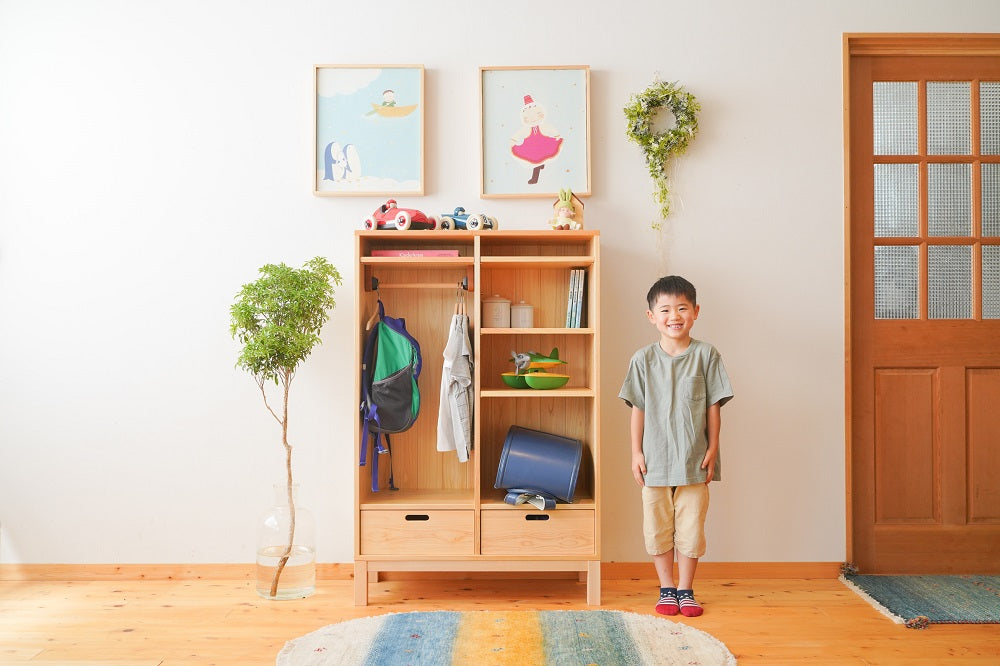 Clothes and backpack storage shelf