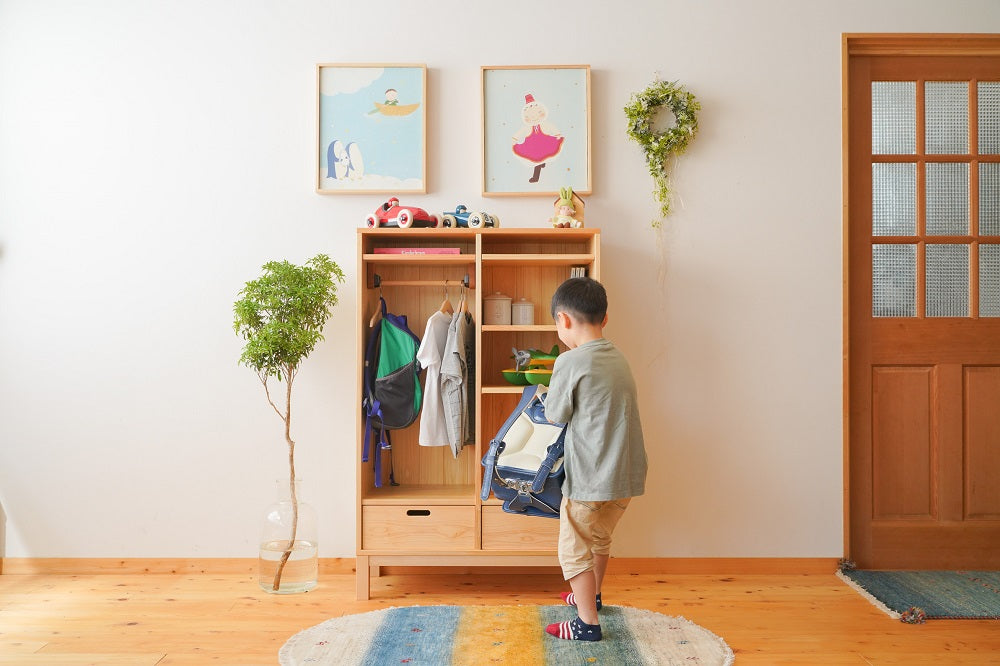 Clothes and backpack storage shelf