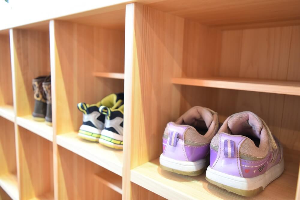 Shoe cupboard for 12 people