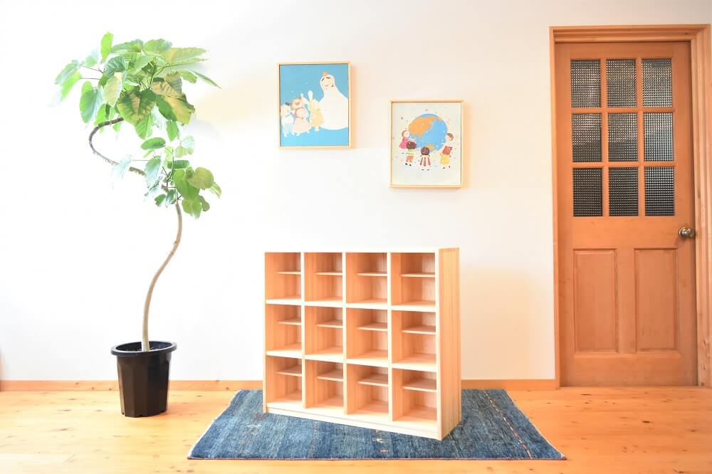 Shoe cupboard for 12 people