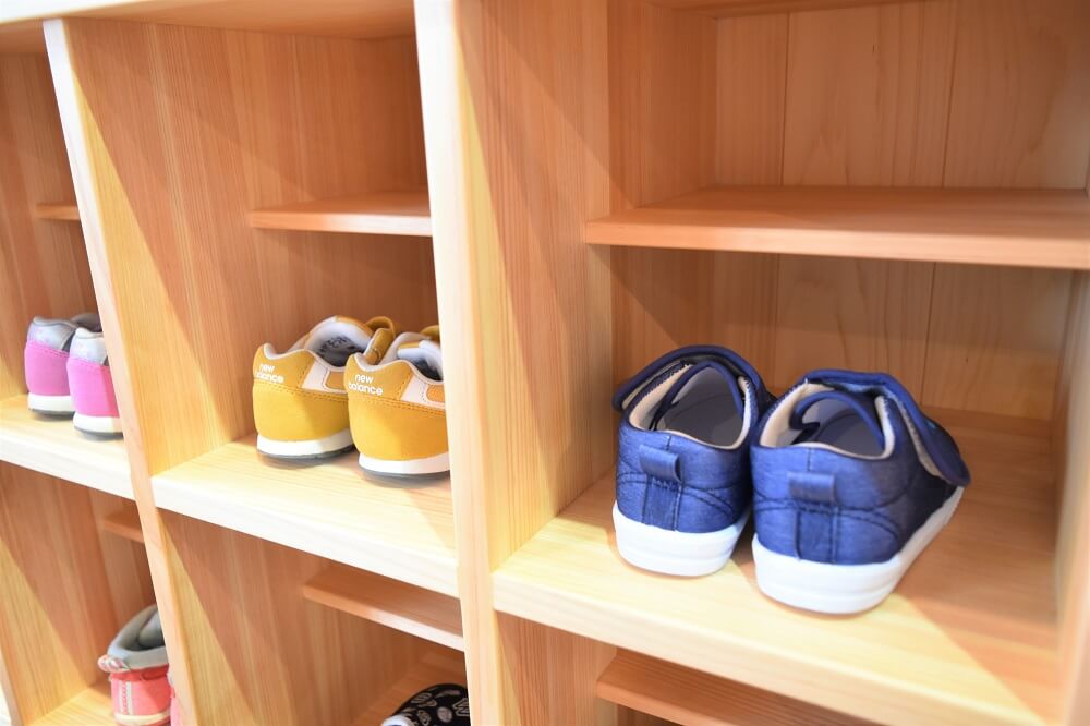 Shoe cupboard for 12 people