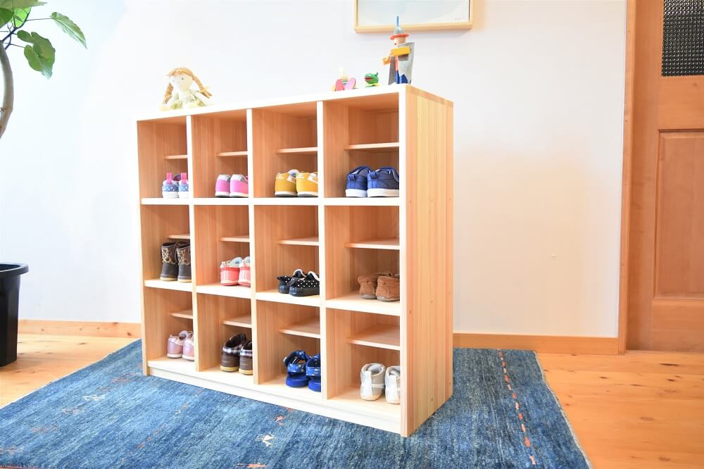 Shoe cupboard for 12 people