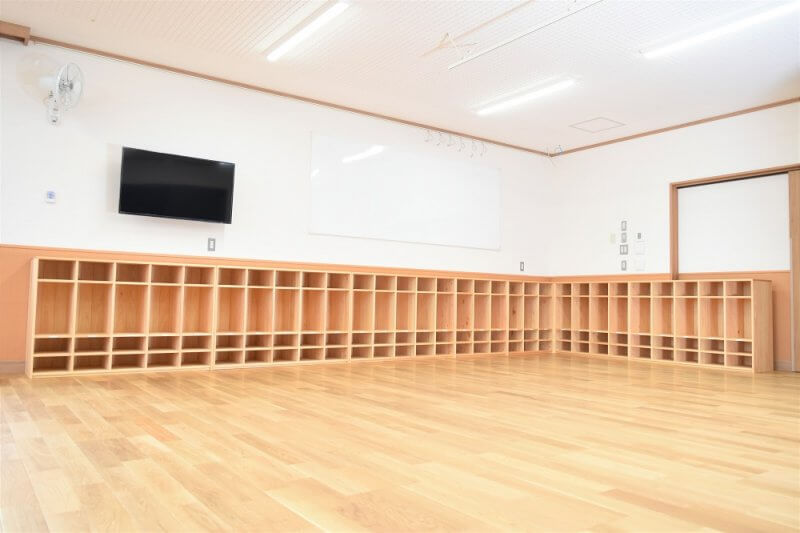 大阪府　高屋保育学園　下駄箱・収納ロッカー