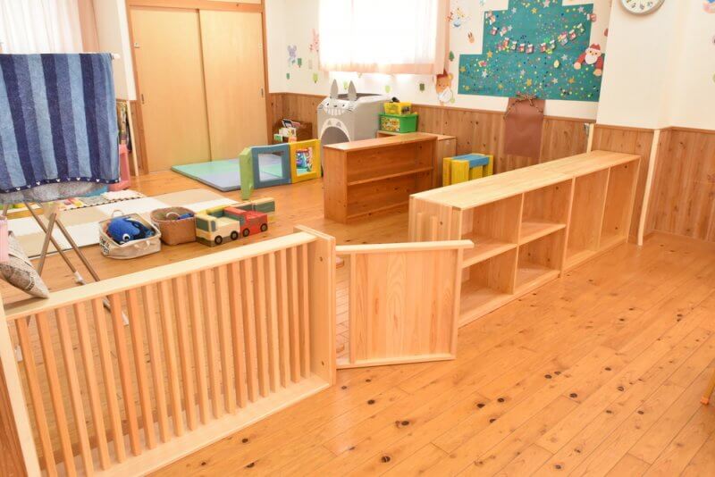 高知県　芸術学園幼稚園　仕切り家具