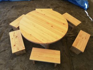 高知県　芸術学園幼稚園　屋外用テーブル