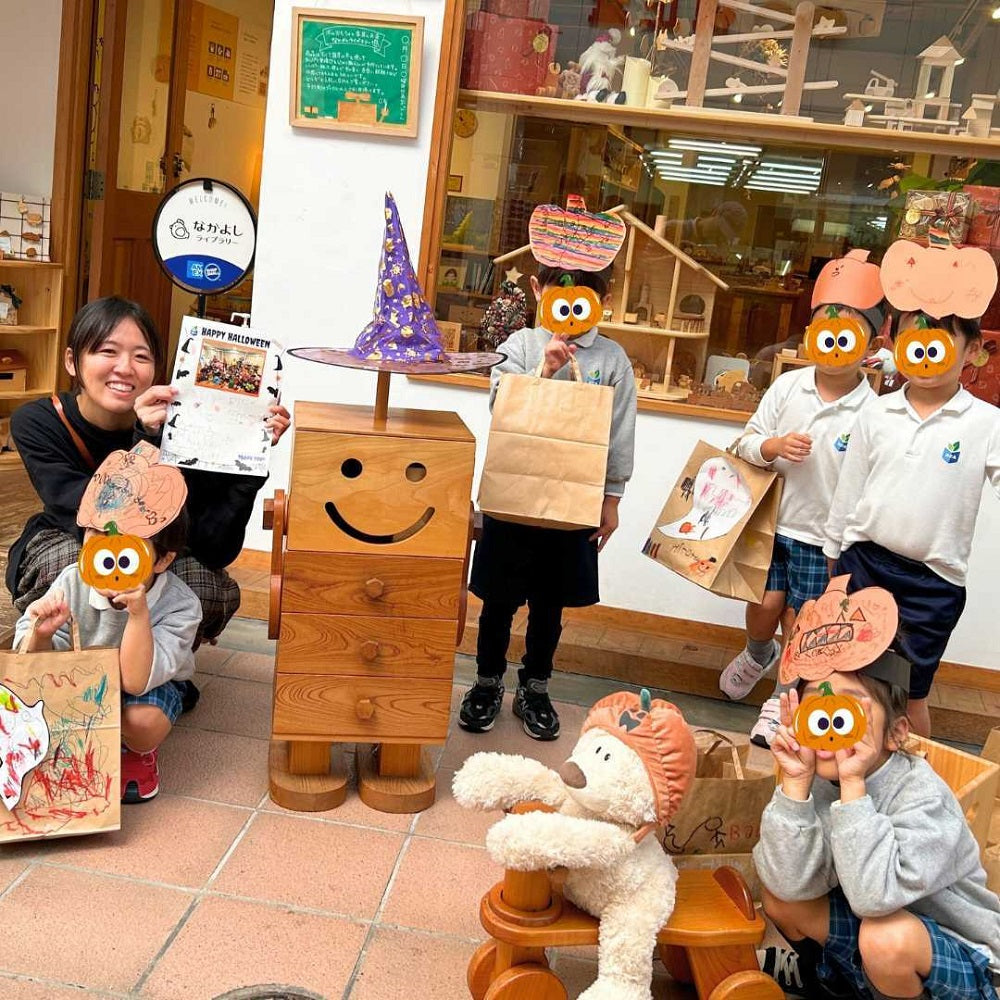 なかよしライブラリー神戸店にハロウィンイベントで来てくれた子どもたち