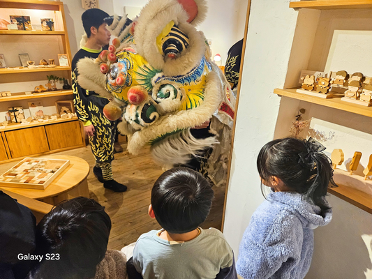 春節祭で獅子舞がやってきました！