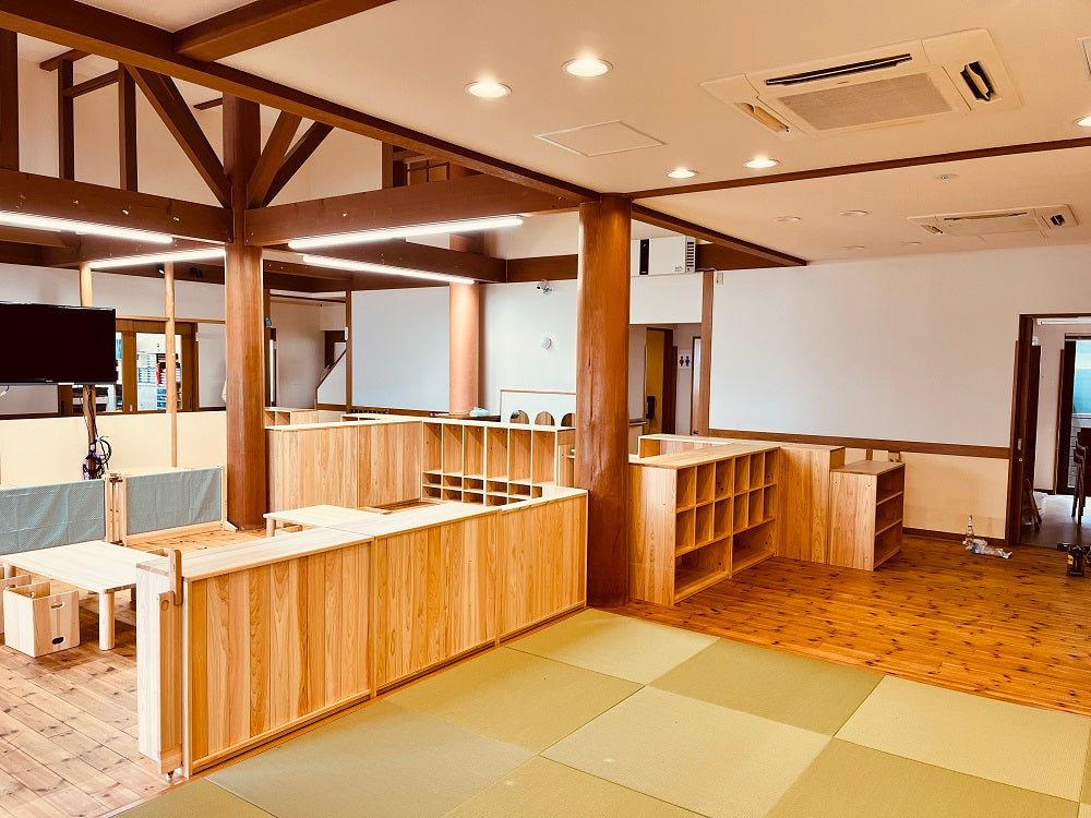 なかよしライブラリーの木製保育園家具