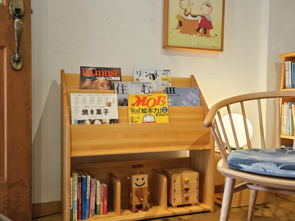 絵本が増えてきたら。「少し大きな絵本たて」とこれからの暮らし📚