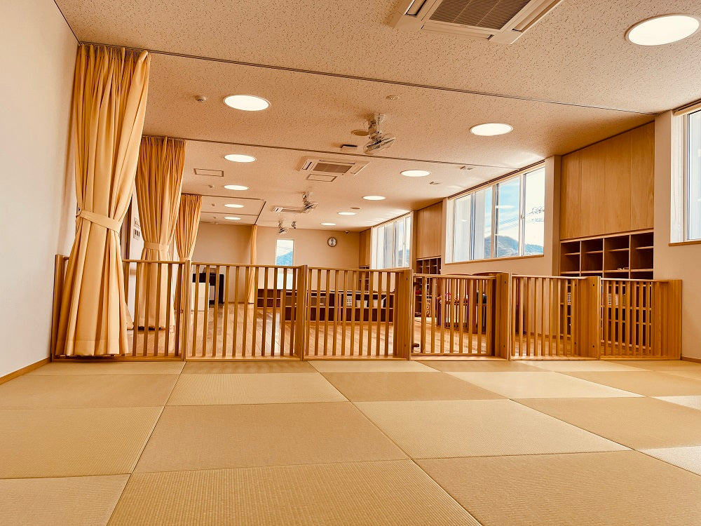 わらべ館高知市様・わらべ館香南市様になかよしライブラリーの木製保育園家具納品