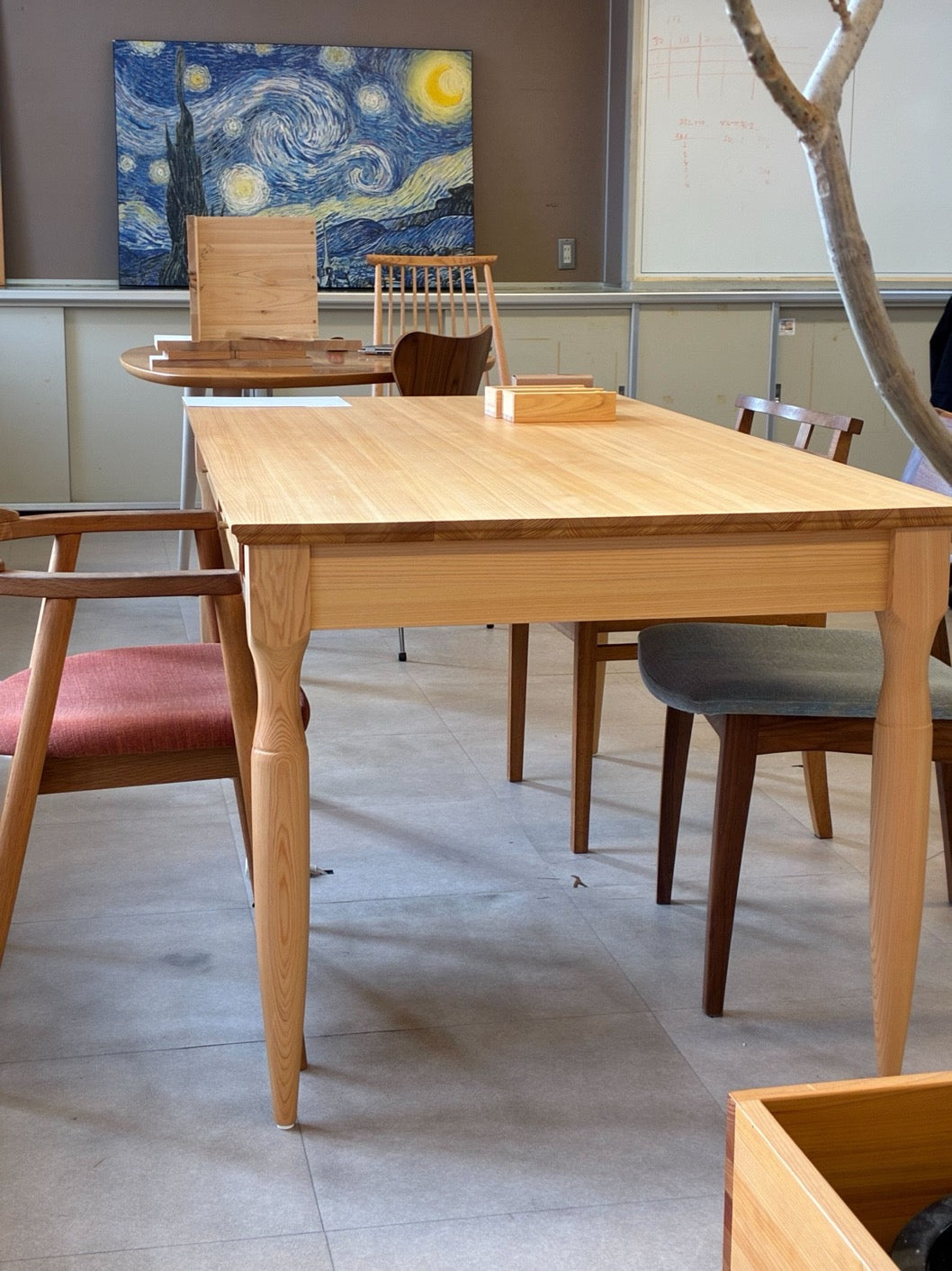 事務所のテーブル