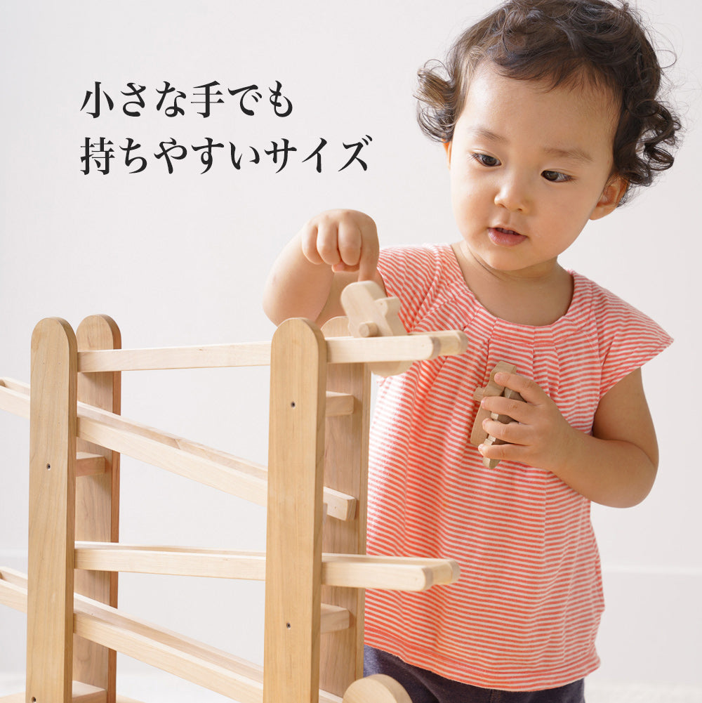 皇室ご愛用の木のおもちゃ 0歳～5歳まで幅広く使える。コロコロ転がる木のおもちゃ – なかよしライブラリー